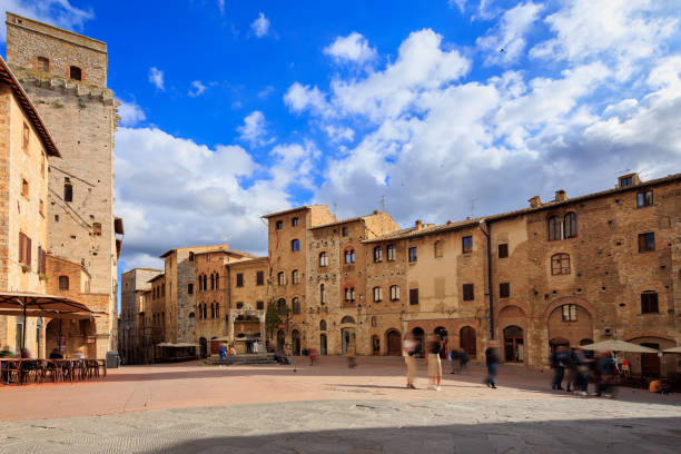 place de la vieille ville toscane - beautiful famous place ideas construction photos et images de collection