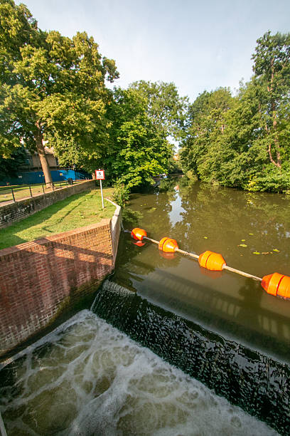 istock Sluice at River Medway in Tonbridge in Kent, England 1467053152