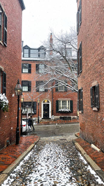 istock Boston Snow Day in Beacon Hill 1467055695