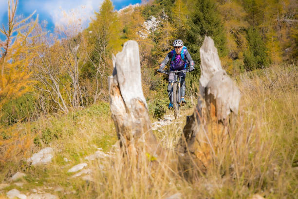 istock Mountainbiking in autumn, Italy. 1467058541