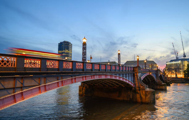 lambeth bridge in london, uk with bus - old crane blue sky imagens e fotografias de stock