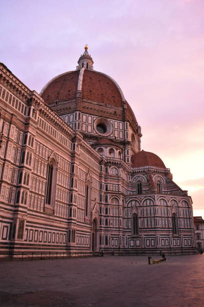 istock Florence Cathedral at Sunrise with a Pink Sky 1467071540