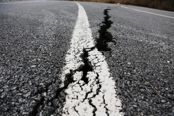 asphalt cracking in earthquake