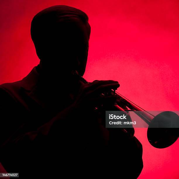 Trompete Spieler Silhouette Rot Stockfoto und mehr Bilder von Farbiger Hintergrund - Farbiger Hintergrund, Kontur, Männer
