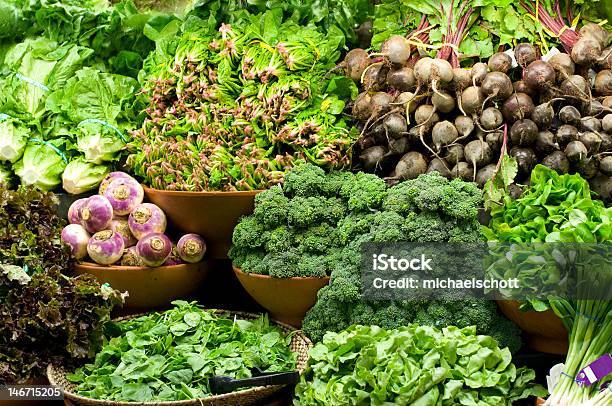 Verduras Foto de stock y más banco de imágenes de Alimento - Alimento, Brécol, Cebolla de primavera