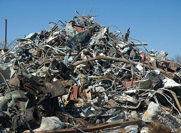 istock Pile of trash 146721295