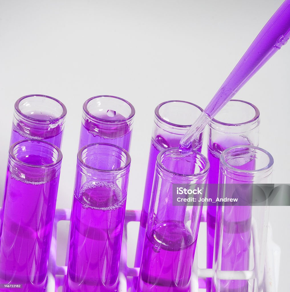 Teste laboratorial vials e pipette de - Foto de stock de Analisar royalty-free