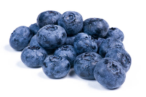 istock A pile of blueberries on a white background 146722803
