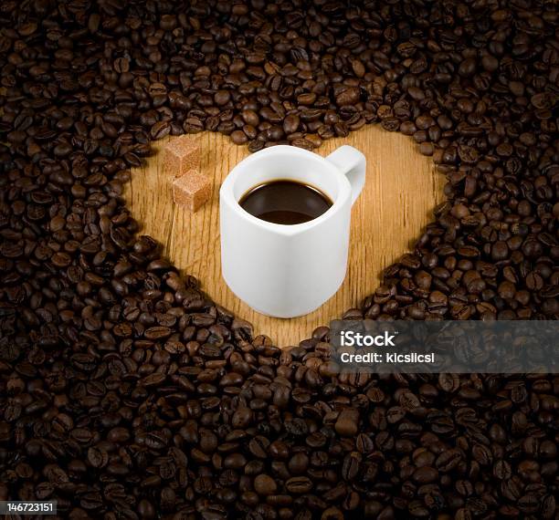 Corazón Con Taza De Café Foto de stock y más banco de imágenes de Alimento - Alimento, Amor - Sentimiento, Azúcar