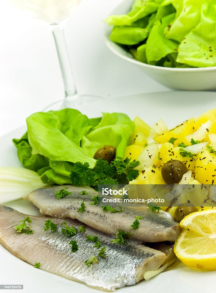 Gastrónomo matie, "jovem arenque" com Salada de Batata, - Royalty-free Alface Foto de stock