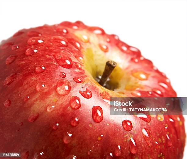 Foto de Maçãs Com Gotas De Água e mais fotos de stock de Chuva - Chuva, Comida, Fotografia - Imagem