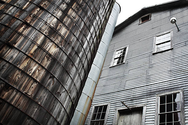 celeiro de vermont - vermont farm dairy farm agricultural building imagens e fotografias de stock