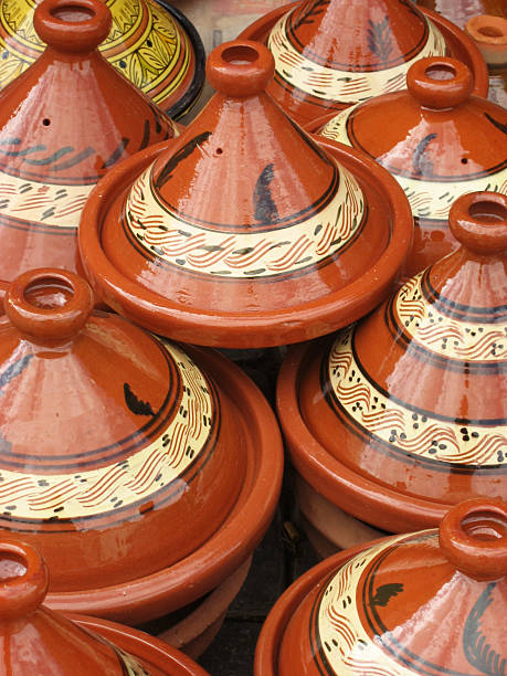 marokański terakota gotowania tagines - tangine zdjęcia i obrazy z banku zdjęć