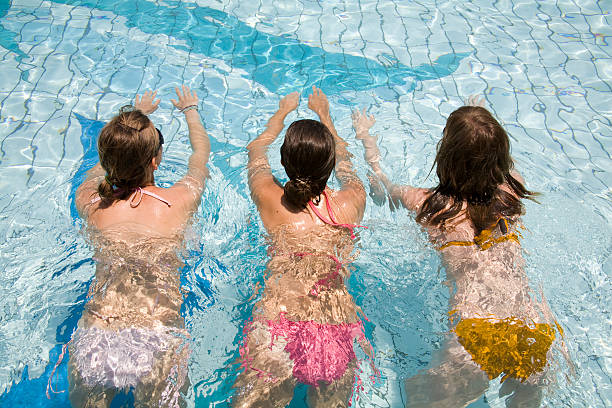 istock Teen girls 146728393
