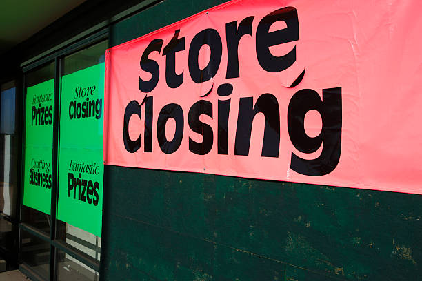 store_closing - going out of business photos et images de collection