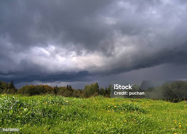 Foto de Nuvens De Tempestade e mais fotos de stock de Fotografia - Imagem - Fotografia - Imagem, Horizontal, Ninguém