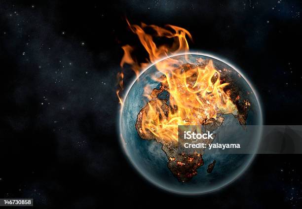 Foto de Planeta Terra Em Fogo De Vista Do Espaço e mais fotos de stock de Globo terrestre - Globo terrestre, Mudanças climáticas, Planeta Terra