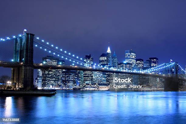 Brooklyn Bridge I Manhattan Skyline W Nocy - zdjęcia stockowe i więcej obrazów Architektura - Architektura, Bez ludzi, Brooklyn - Nowy Jork