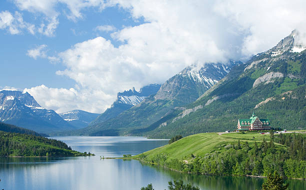 istock The Waterton Lakes national park 146735598