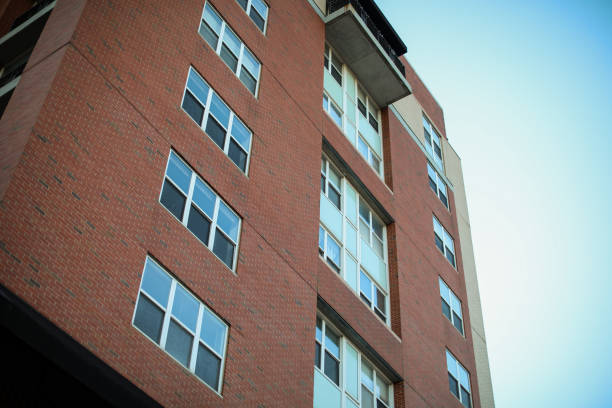 istock Old brick building downtown area apartments 1467359560