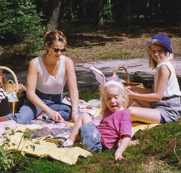 istock Family picnic 1467371375