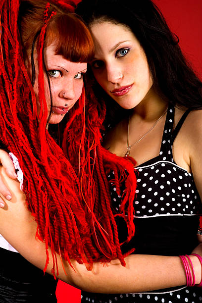 dos chicas gótico - corset gothic style fetish wear women fotografías e imágenes de stock