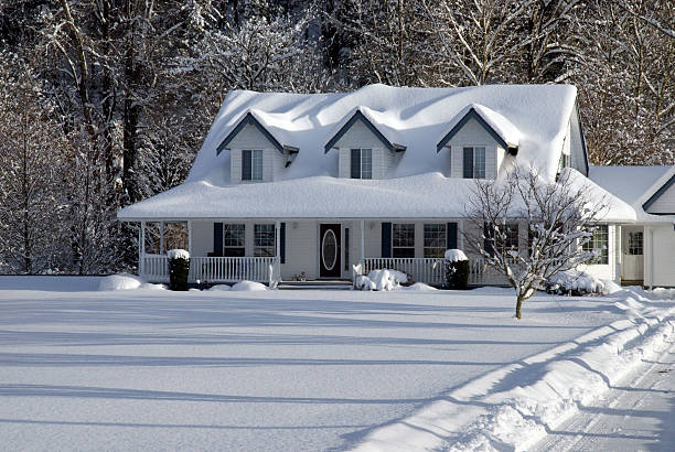 istock Winter Country House 146739403