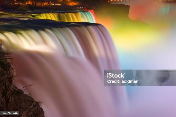 Cascate Del Niagara Nello Stato Di New York - Fotografie stock e altre immagini di Cascate del Niagara - Cascate del Niagara, Città di Niagara Falls - Stato di New York, Neon