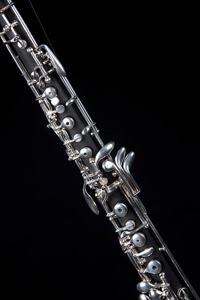 oboe aislado en negro - oboe fotografías e imágenes de stock