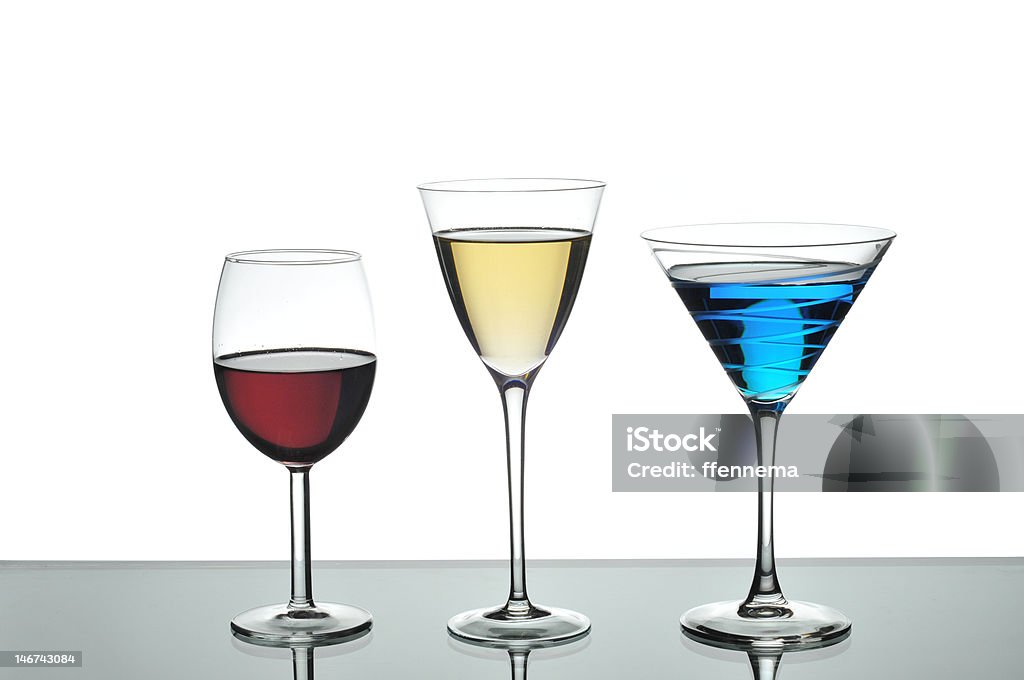 레드 화이트 와인 및 음료 글래스와 blue martini - 로열티 프리 0명 스톡 사진