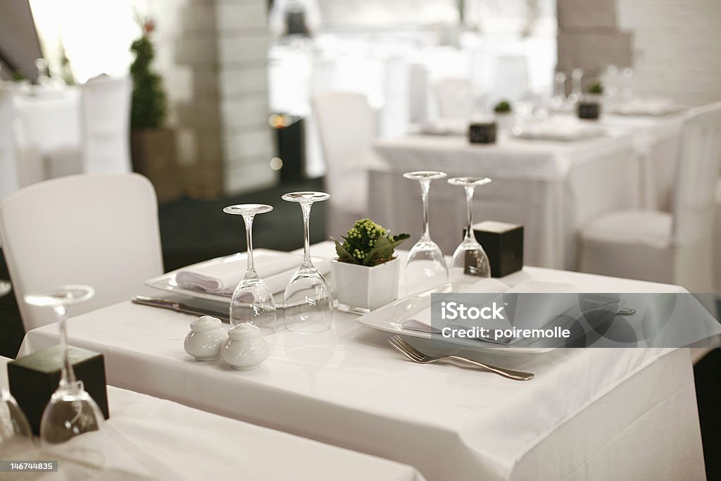 테이블 설정 - 로열티 프리 레스토랑 스톡 사진