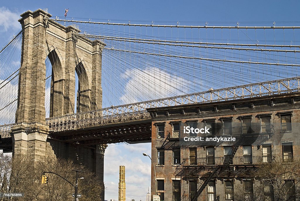 Puente de Brooklyn y Brownstone - Foto de stock de Arquitectura libre de derechos