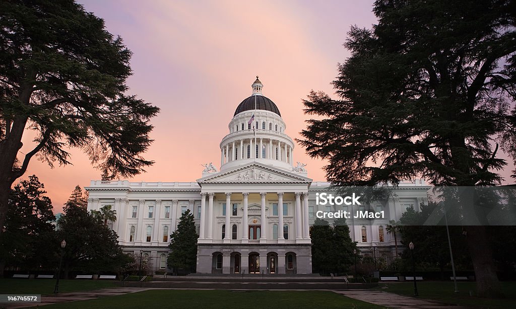 夜の議事堂 - カリフォルニア州議会議事堂のロイヤリティフリーストックフォト