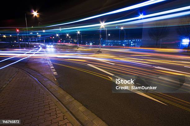 Miasto Strumień - zdjęcia stockowe i więcej obrazów Autobus - Autobus, Droga publiczna, Długie naświetlanie