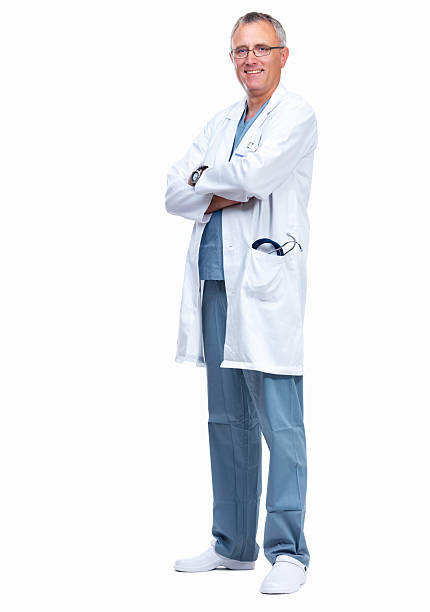 雄医師立つに腕を組むアゲインスト白背景 - doctor male men white ストックフォトと画像