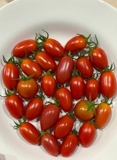 istock The Love of Cherry Tomatoes 1467479342