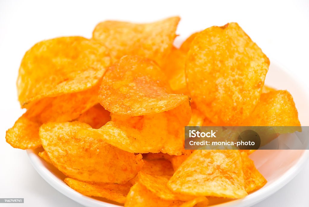 chips de batata com Pimenta Vermelha massa-isolado em fundo branco - Royalty-free Alimentação Não-saudável Foto de stock