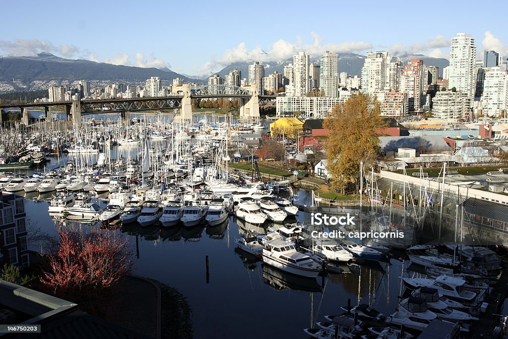 Granville Island Marina e dal bridge al tramonto - Foto stock royalty-free di Acqua