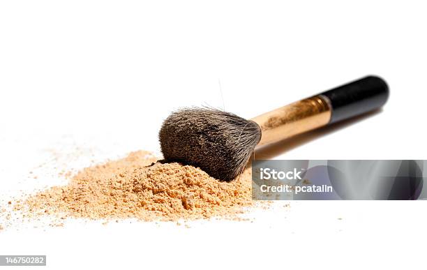 Makeupfoundation Stockfoto und mehr Bilder von Schminkpinsel - Schminkpinsel, Dicht, Gesichtspuder