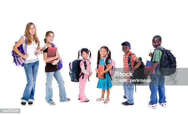 Diversità Nella Scuola - Fotografie stock e altre immagini di Bambino - Bambino, Varietà - Concetto, Zaino da montagna