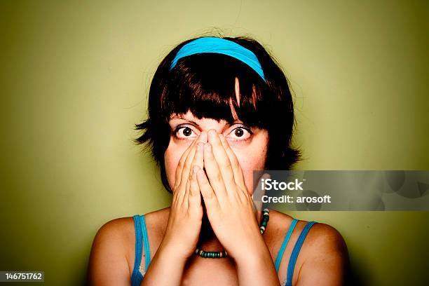 Foto de Mulher Sneezing e mais fotos de stock de Adulto - Adulto, Alergia, Azul