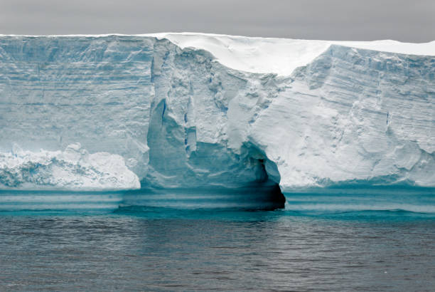 istock Antartica - Tabular Iceberg in Bransfield Strait 1467539939