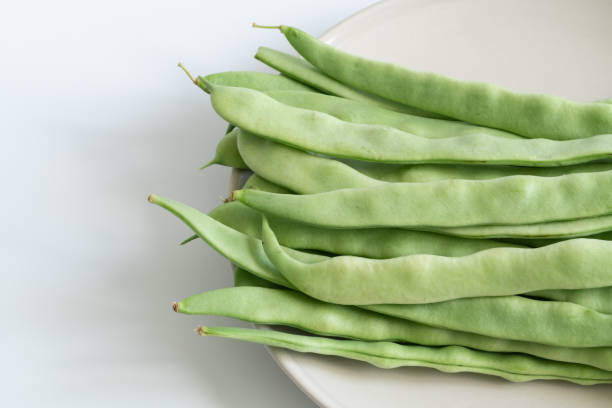 fraîcheur de haricots verts - wax bean photos et images de collection