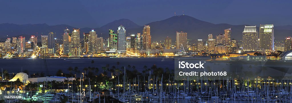 Horizonte de San Diego en la noche - Foto de stock de San Diego libre de derechos