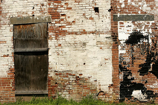 istock Grunge Wall of Old Factory 146755422