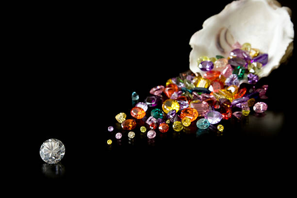 joyas de diamante grande y ostras - precious gems fotografías e imágenes de stock