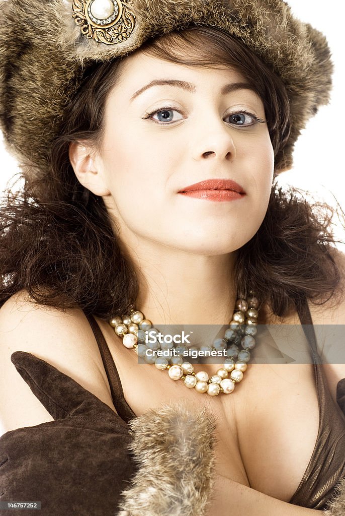 글래머 암 모델을 털 햇 - 로열티 프리 갈색 머리 스톡 사진