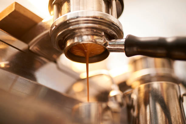 istock Espresso Machine Pulling a hot espresso in a coffee shop. 1467592347