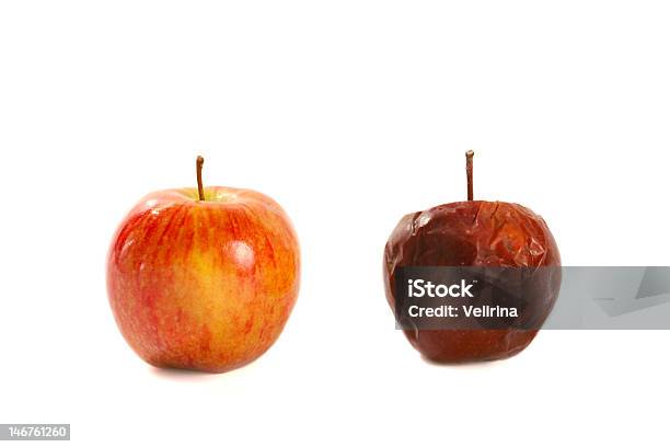 Zwei Äpfel Stockfoto und mehr Bilder von Apfel - Apfel, Verfault, Zwei Gegenstände