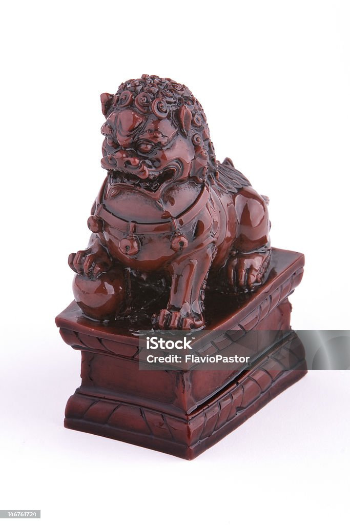 Китайский pottery guardian lion - Стоковые фото Азиатский лев роялти-фри